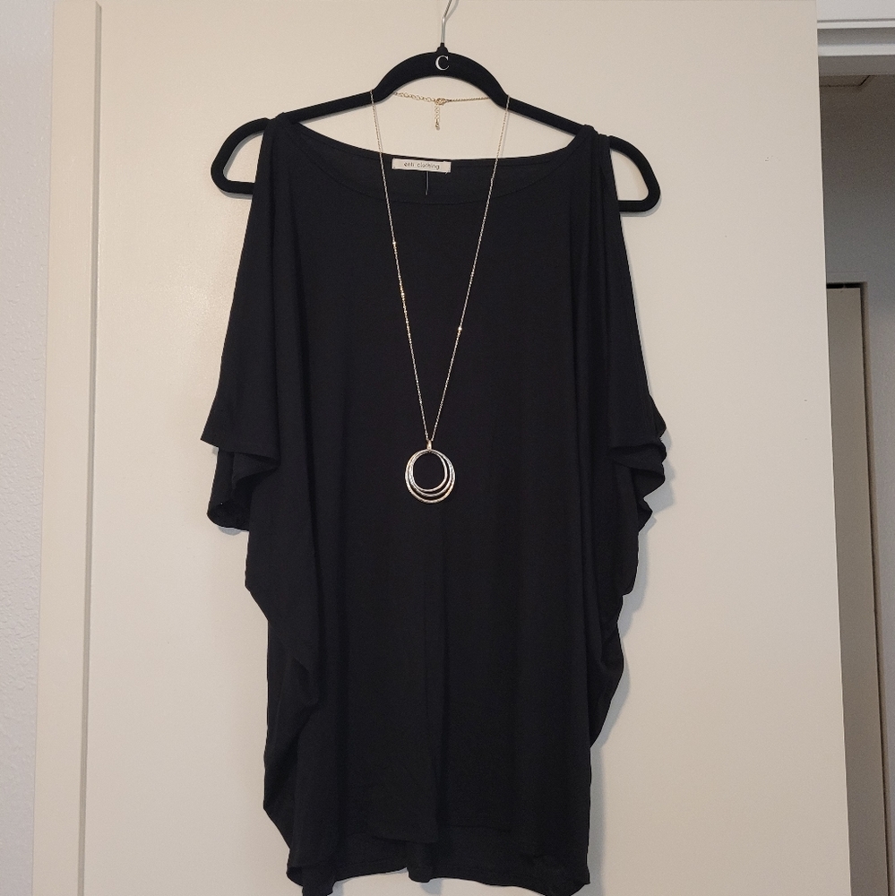 NEW Enti Shoulder Cut Out Top